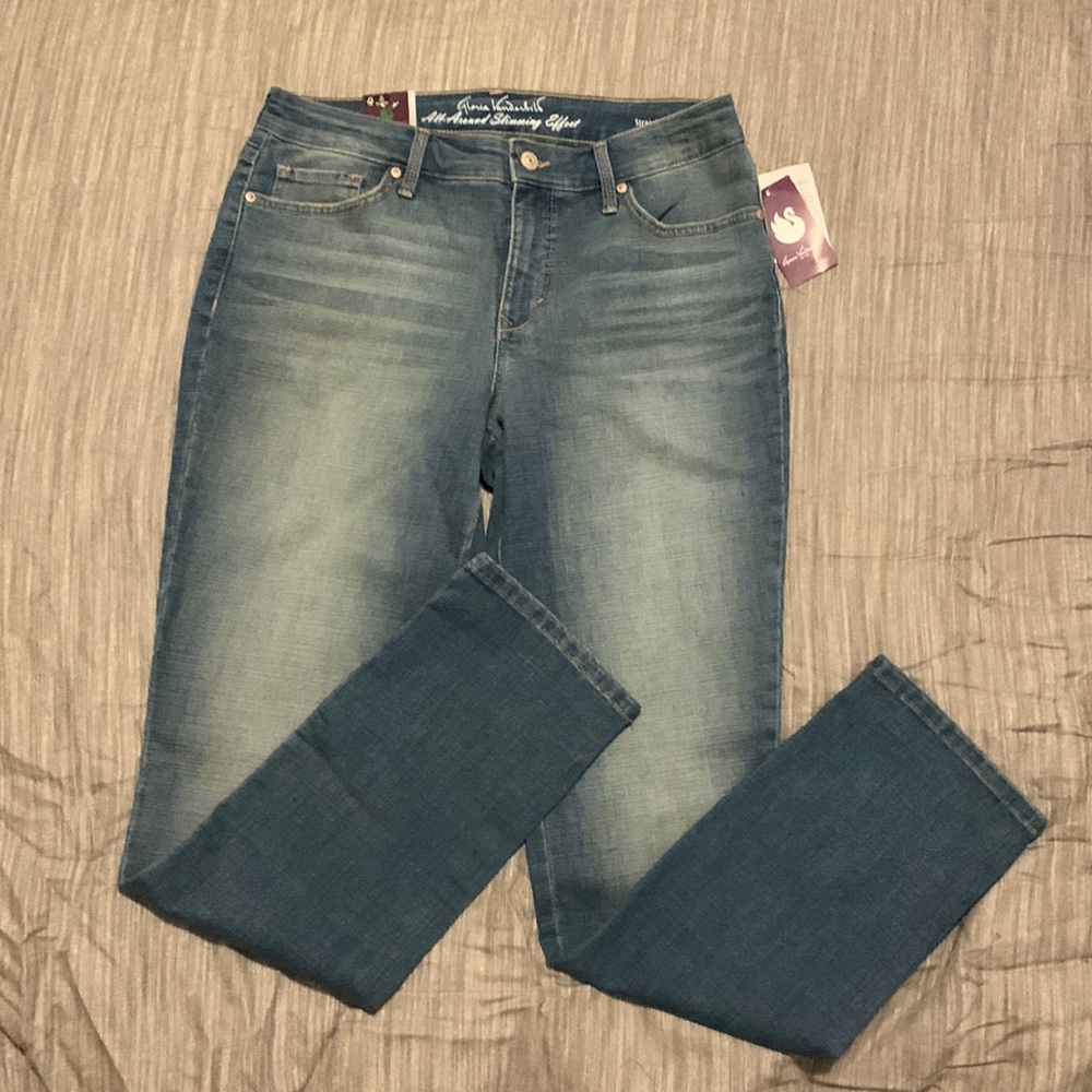NWT Gloria Vanderbilt Modern Straight Leg Jeans Size 6 Avg